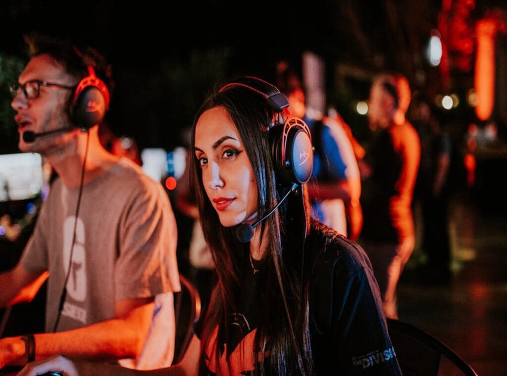 female gamers esports
